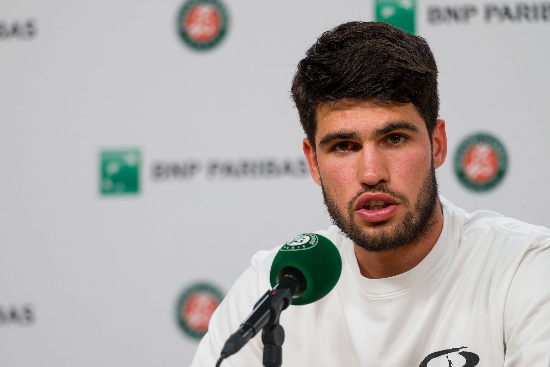 Carlos Alcaraz speaks to the media ahead of French Open title defence | Image Source: Getty